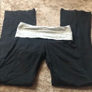 Women’s yoga pants